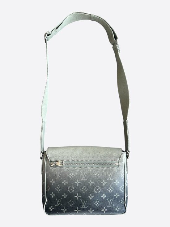 Louis Vuitton District PM - nvprod5770127v | REVERSIBLE Louis Vuitton Khaki Gradient Monogram PM District Messenger Bag